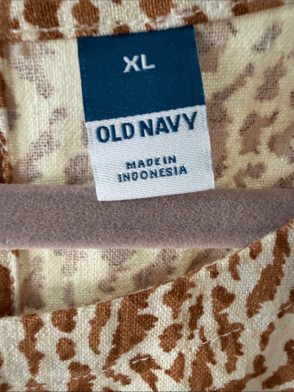 Sleeveless Brown & White Printed Shift Dress - Picture 3 of 4